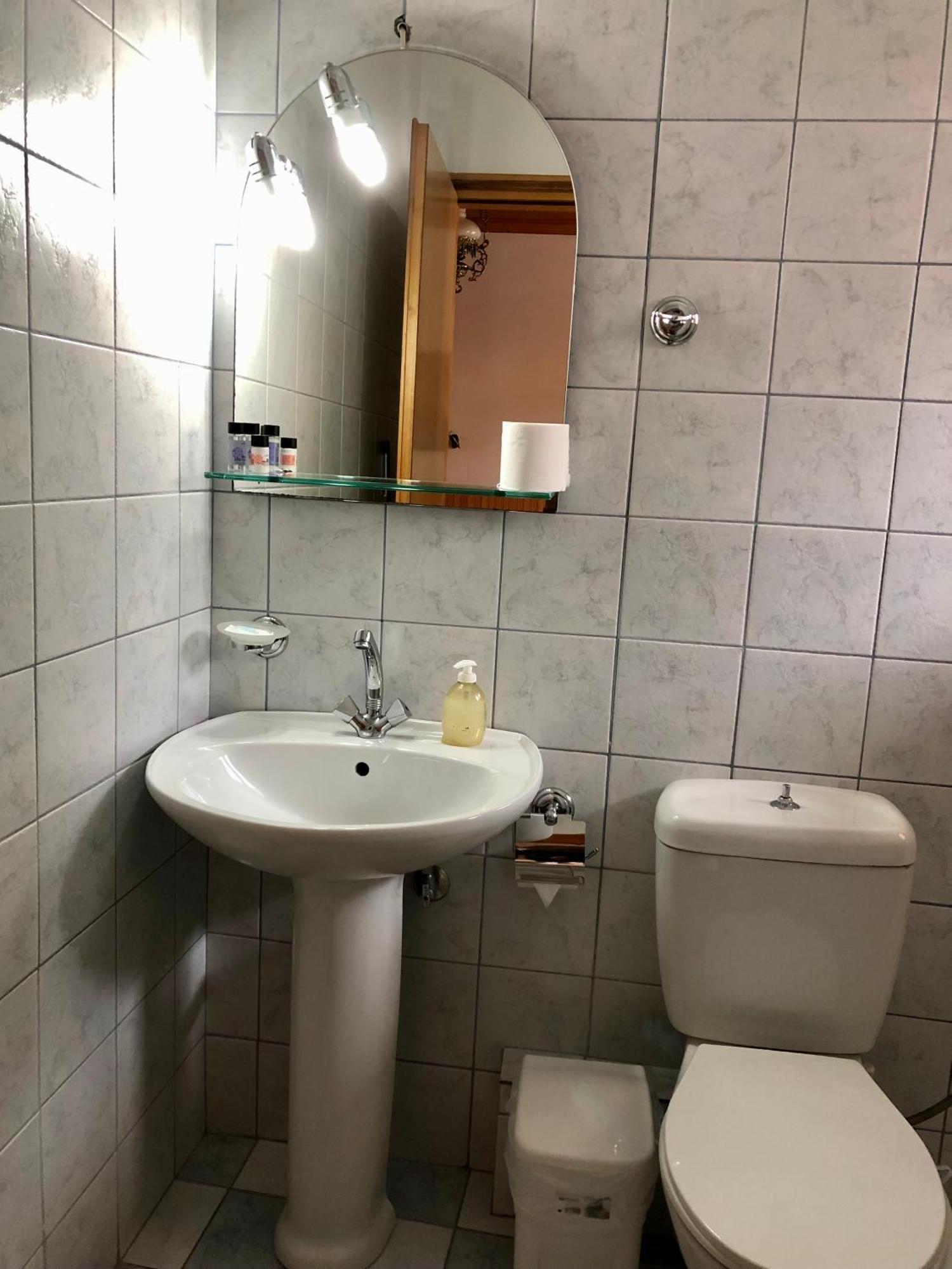 Apostolos Hotel 美特索文 客房 照片